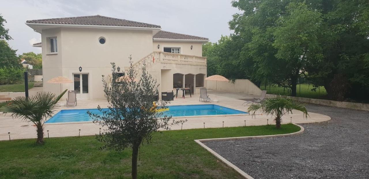 Maison Calme Et Spacieuse Bassens  Экстерьер фото