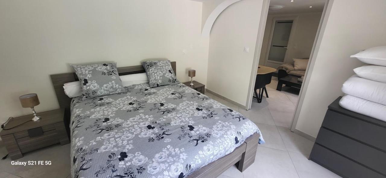 Maison Calme Et Spacieuse Bassens  Экстерьер фото
