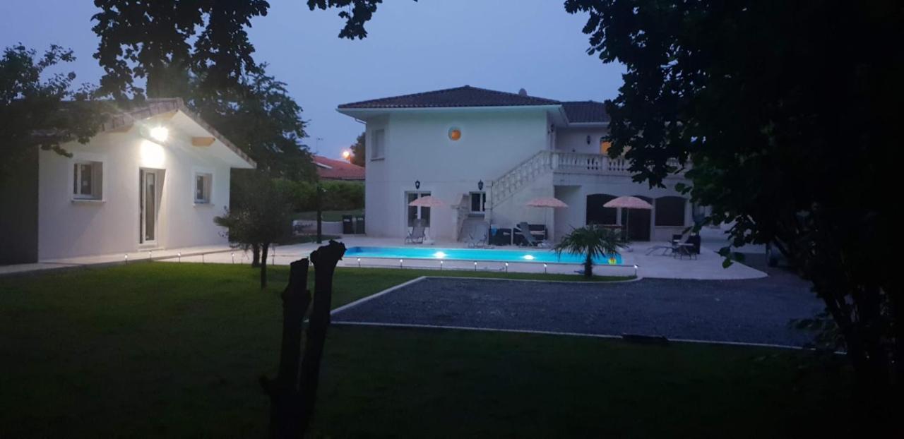 Maison Calme Et Spacieuse Bassens  Экстерьер фото
